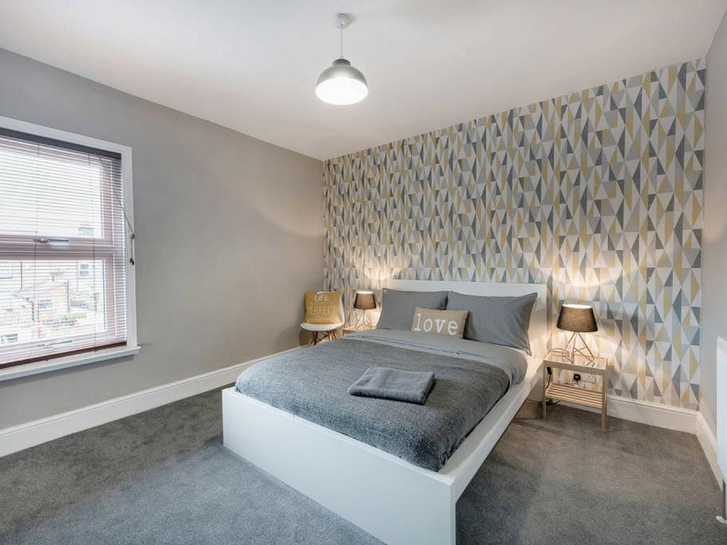 Cambridge House - Modern 2 Bedroom House, Close To Luton Airport & Town Centre Exteriör bild